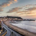 Blue Horizon At The Helaina * Scarborough