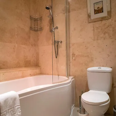 The Helaina Apartment Scarborough