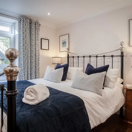 Blue Horizon At The Helaina *