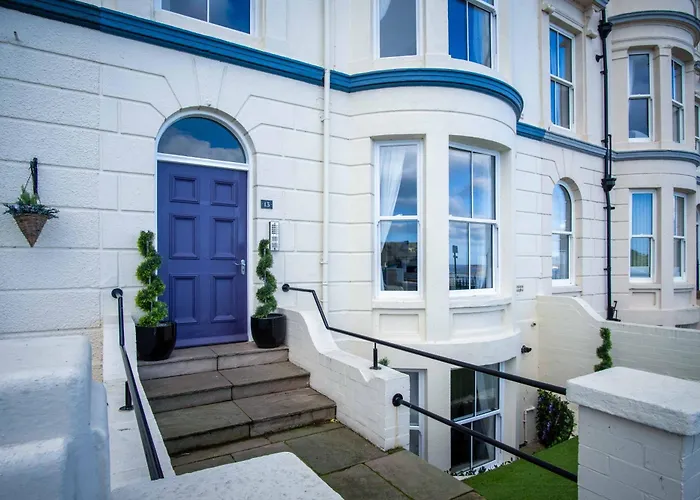 Blue Horizon At The Helaina * Scarborough