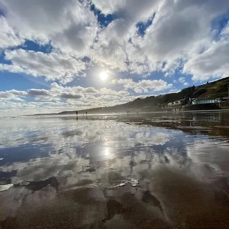 Blue Horizon At The Helaina Scarborough